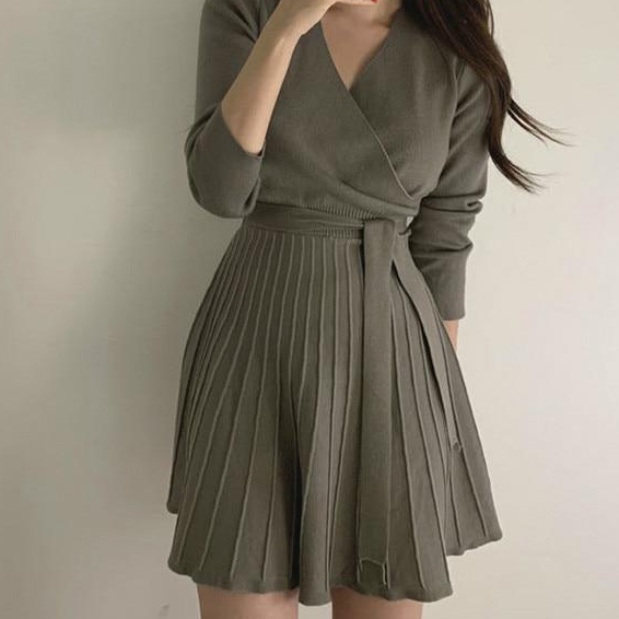 Stylish V-neck Knitted Dress